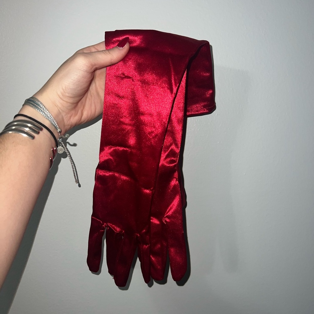 Red Gloves